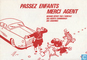Passez enfants merci agent