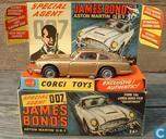 Aston Martin DB5 "James Bond 007" (gold)