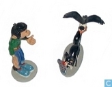 Gaston avec son chat et sa mouette