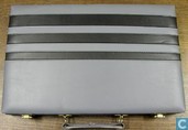 Backgammon in luxe metalen koffer