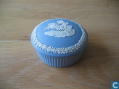 Wedgwood lichtblauw jasperware rond doosje met deksel