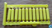 Corgi 267 Batmobile Accessoires : 12 yellow spare missiles  V1 & V2  