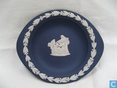 Wedgwood Ovaal Bordje Muzes en Engel met Masker