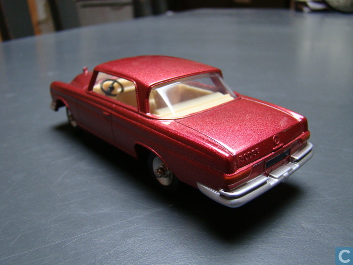 Dinky toys mercedes benz 300 se #6