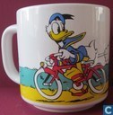 Donald en Mickey op fiets