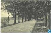 Straatweg bij de Pyramide v. Austerlitz