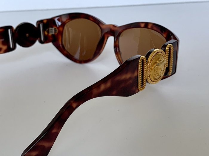 Gianni Versace Okulary retro bia\u0142y W stylu casual Akcesoria Okulary przeciwsłoneczne Okulary retro 