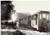 Tram met extra rijtuigen