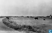 Broekweg met vliegveld, Valkenburg (Z.H.)