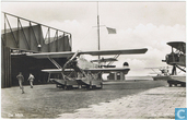 Fokker C-VII W op vliegkamp De Mok