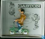 Gaston sur son mini vélo