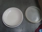 Borden en schalen camping set