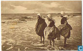 voetjes wasschen in de zee