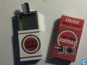Miscellaneous - Lucky Strike - blikken asbak in kartonnen doosje