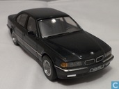 BMW 740i (E38)