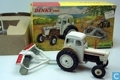 David Brown Tractor met Disc Harrow