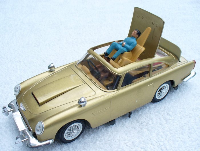 voitures miniatures james bond 007
