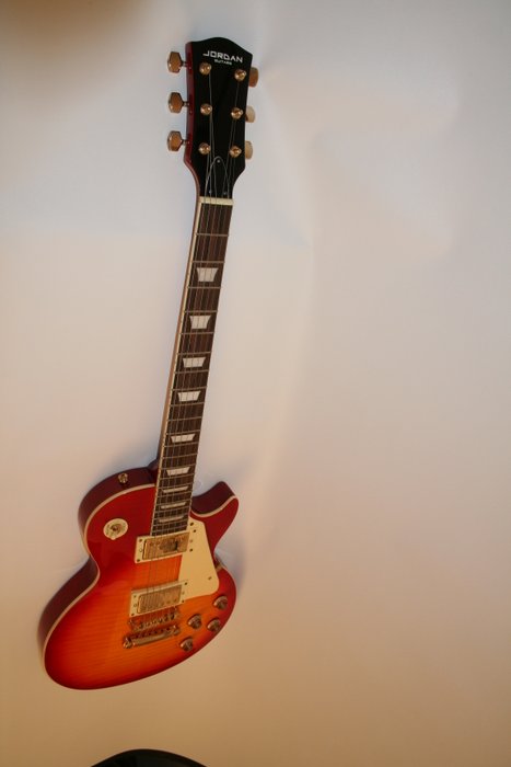Elektrische gitaar Jordan Guitars model Les Paul