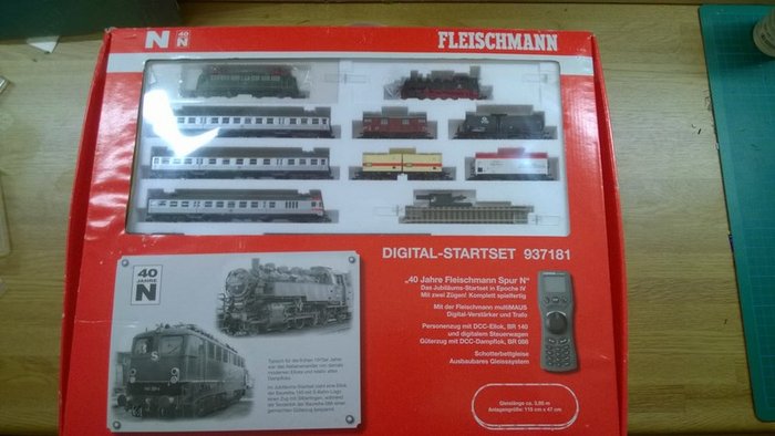 Fleischmann N - 937181 - Digitale startset met 2 treinsets, Speciale uitgave "40 jaar spoor N"
