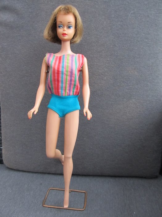 barbie with bendable knees