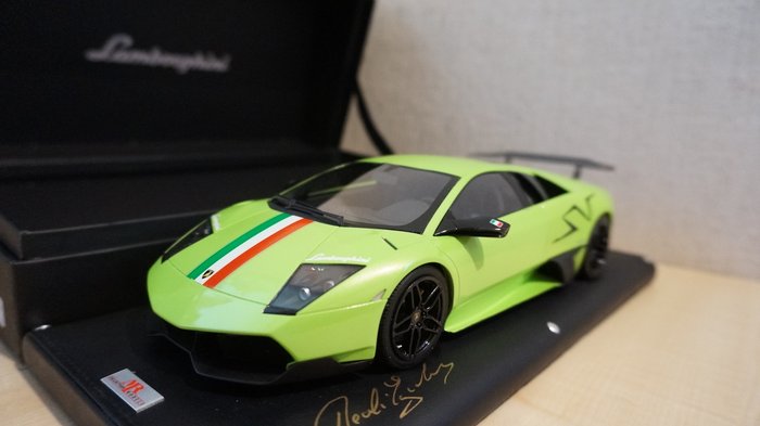 MR Models - 1/18 scale - Lamborghini Murcielago LP670-4 SV ...