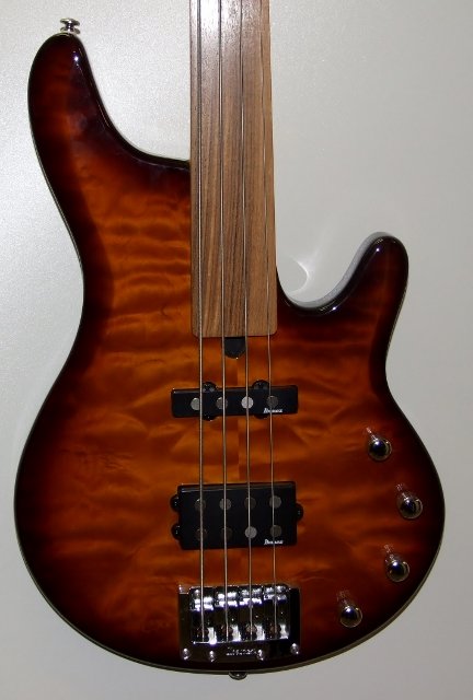 Electric Bass Guitar -Ibanez RoadGear RD500  Sunburst RD500F-SB