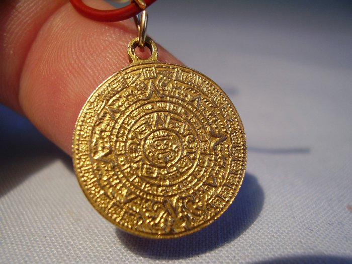Aztec calendar pendant in 14 kt. gold Catawiki