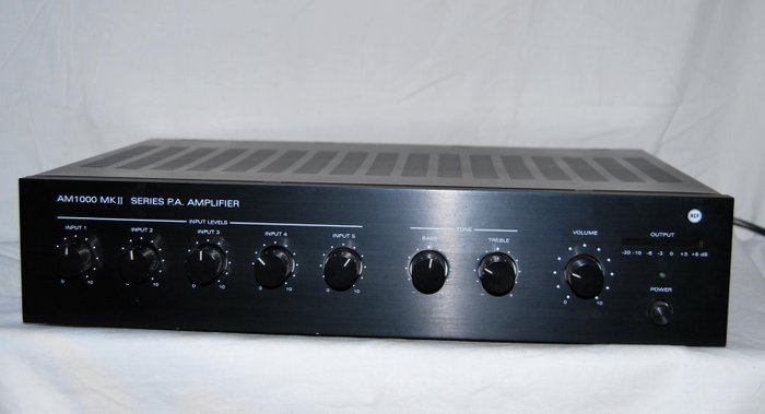 P.A. Amplifier RCF met 4  speakers + kabels
