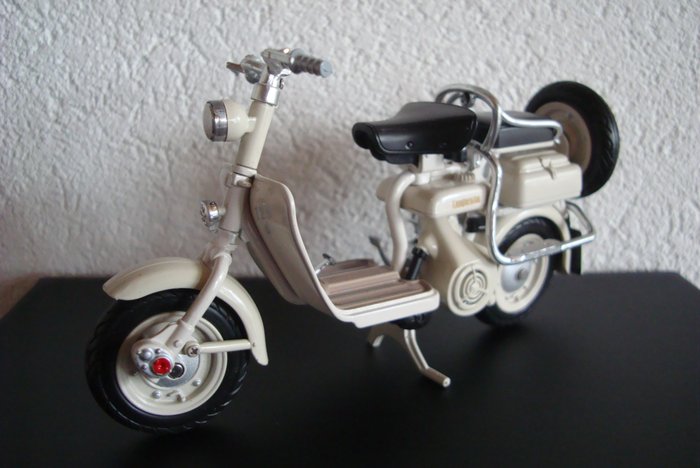 diecast lambretta scooter models