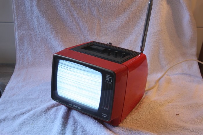 Soviet Design - Tragbarer TV Mini Star 416, der kleinste, der je gefertigt wurde