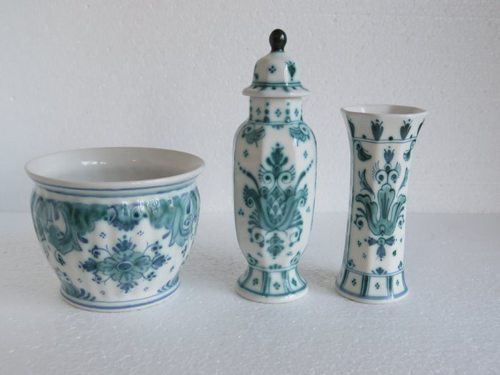 Porceleyne Fles  - 3 items in 'Delvert' Delft green pottery
