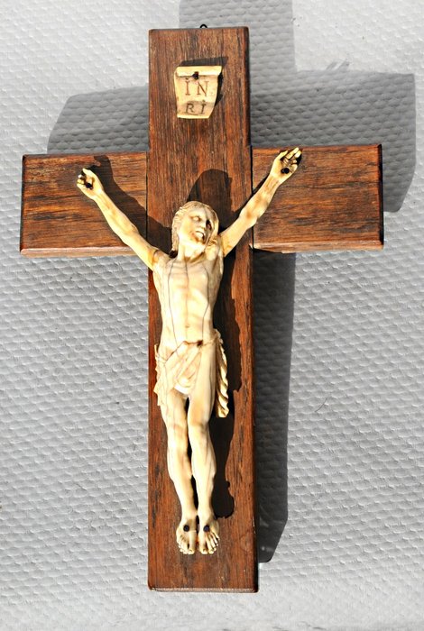 Elfenbein Kruzifix Jesus auf dem Kreuz - Rheinland (DE) - aus dem 17. Jahrhundert