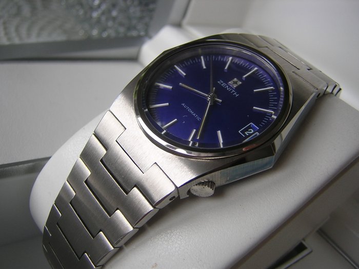 ZENITH Automatic Ref 01-1431-380 - men's wrist watch  - ca. 1970. 