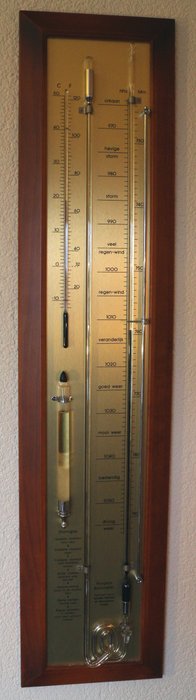 HUYGENS - contra barometer, stormglas en thermometer ( in kersenhouten lijst). 