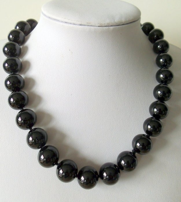 Black tourmaline necklace - Catawiki