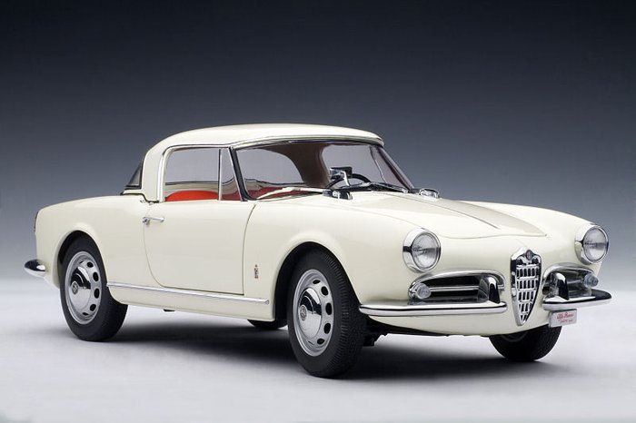 AUTOart - 1/18 scale - Alfa Romeo Giulietta Spider, 1957