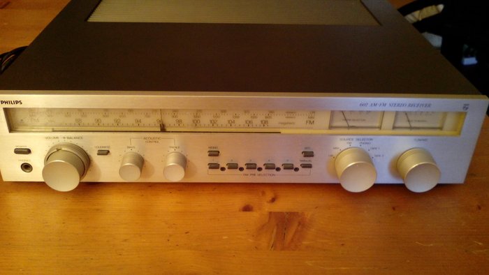 Philips AM-FM Stereo Receiver 602
