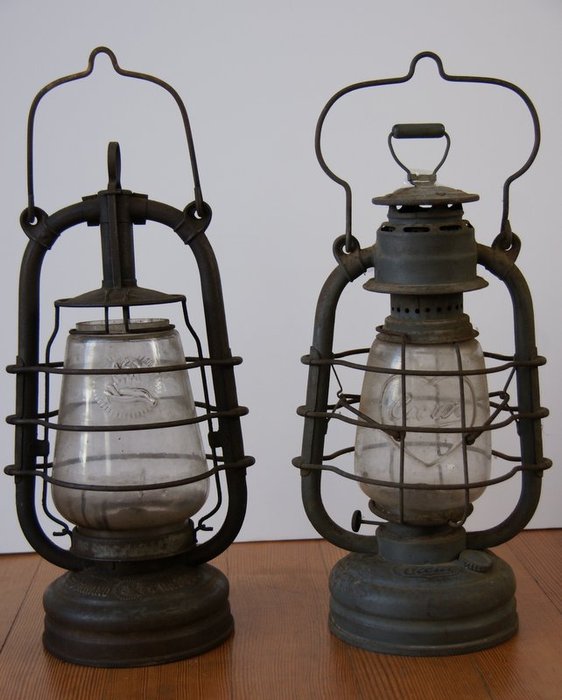 Lot van 2 oude petroleumlampen merk Coeur en Feuerhand model nr 201 - midden 20e eeuw