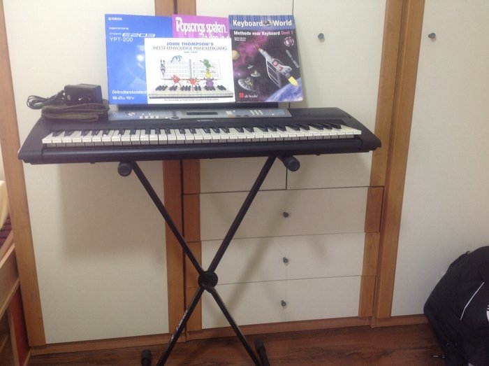 電子ピアノ キーボード YAMAHA PSR-E203 ケース付き - 楽器/器材