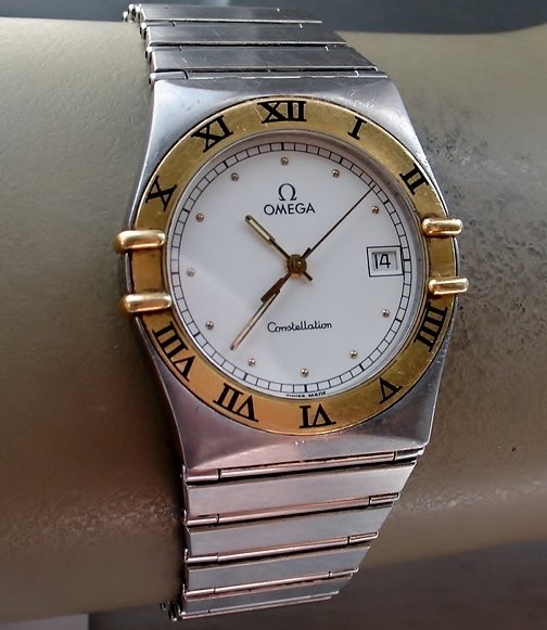 OMEGA CONSTELLATION -- wrist watch 