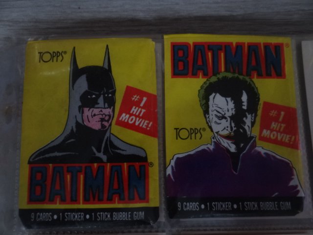 BATMAN USA TOPPS BUBBLE GUM STICKER & CARDS PACK 1989 JOKER 