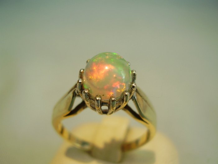 Yellow gold / white gold 333 ring with opal - Catawiki