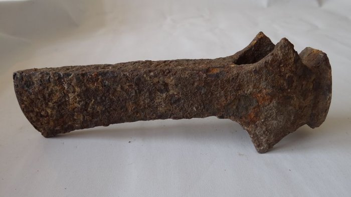 یک نمونه از قدیمی ترین یافته‌های باستانی از جنس آهن
