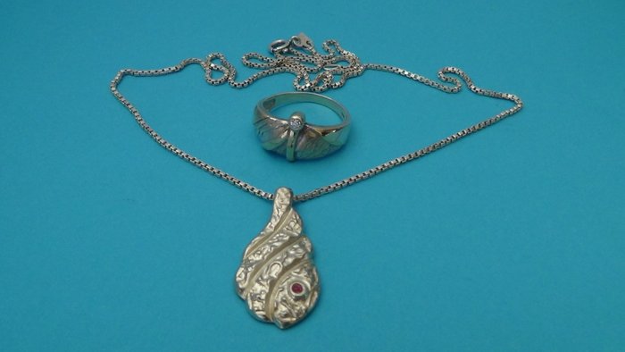 silver set: ring, pendant and necklace - Catawiki