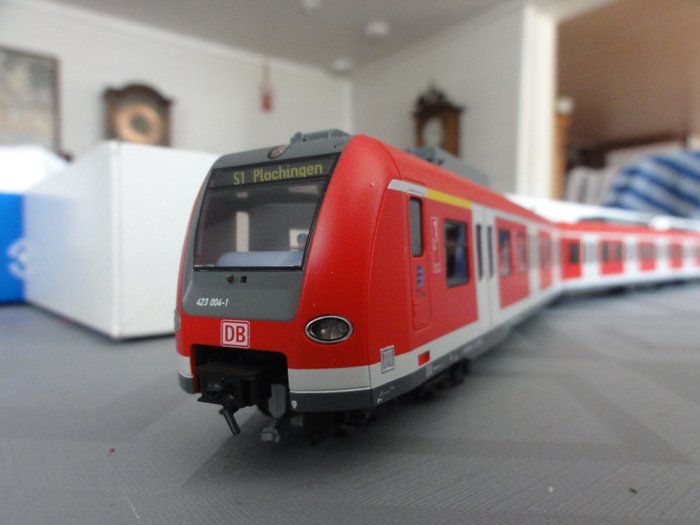 Roco H0 - 63050 - 4-teiliges S-Bahn-Triebzug BR 423 der DB AG 