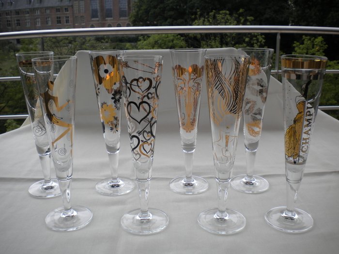 8 Ritzenhoff with 8 napkins designers - signed 8 glasses Champagne made & Catawiki by