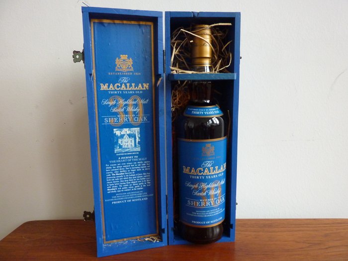 The Macallan 30 years old Sherry Cask - Blue Label