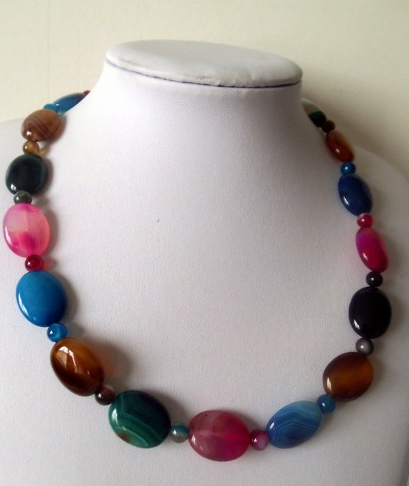 Collier de perles d'Agate facettées et colorées