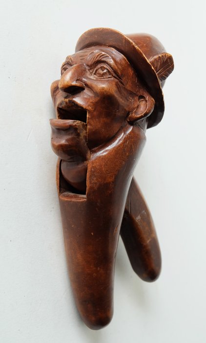 Oude houten notenkraker - 1920-1940