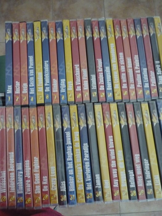 Het Laatste Nieuws dvd-collectie - Vlaamse filmcollectie - 45 stuks - 2005 - oa Hector, De Leeuw van Vlaanderen, Koko Flanel, Oeroeg